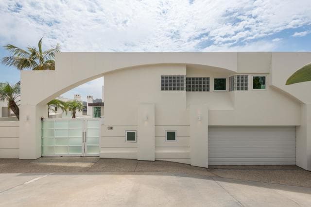 Building Photo - 121 Via De La Valle