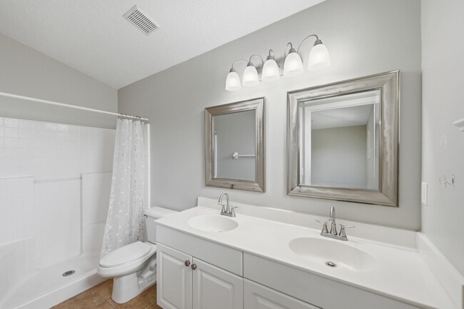 Building Photo - 1707 SE Manth Ln