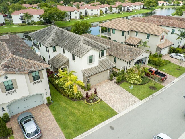 Building Photo - 11826 SW 13th Ct