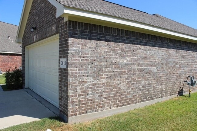 Building Photo - 2018 Arbor Gate Ct