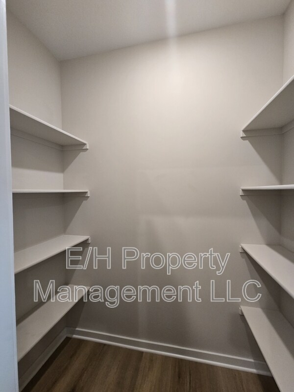 Building Photo - 12195 Fennec St
