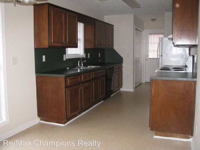 Building Photo - 3 br, 2 bath House - 711 Pine Hill Court