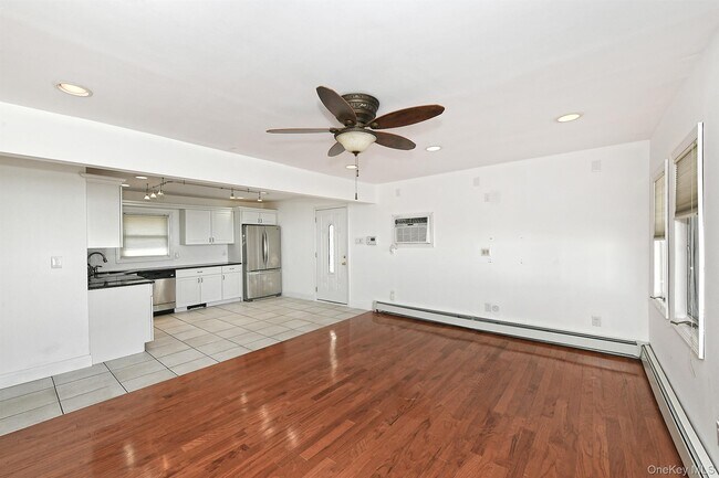 Building Photo - 33 Robin Ln