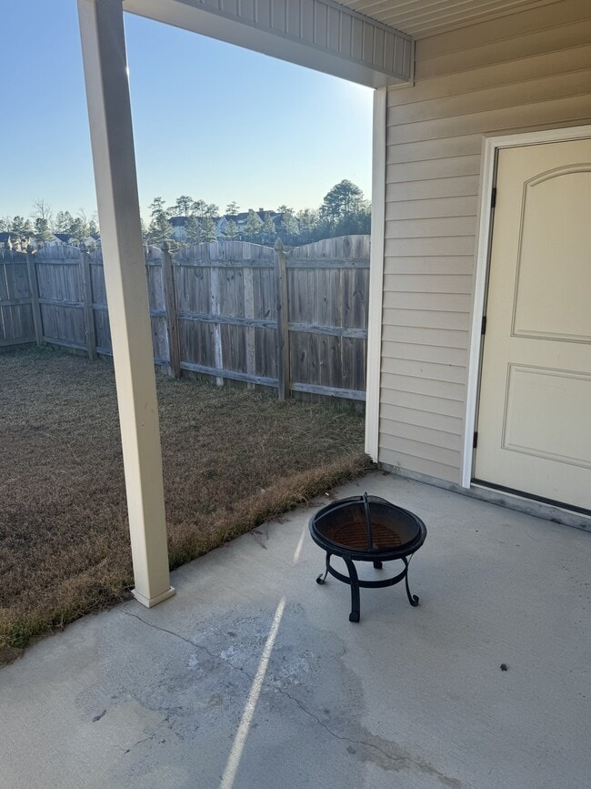 Building Photo - 3909A Nantucket Rd