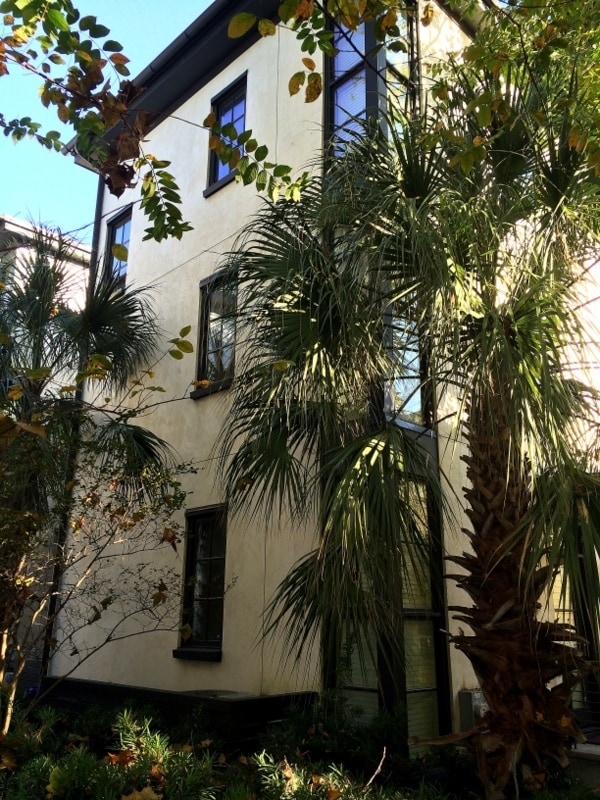 Building Photo - Luxury Unit in Trendy Midtown, Off-Street Parking, Walk to Upper King!