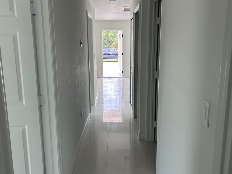 Building Photo - 2409-2411 Churchill Ave N