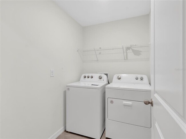 Building Photo - 16645 Mosaic Oar Dr