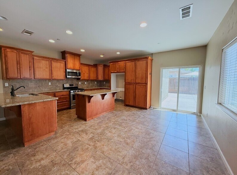 Building Photo - 4032 Wood Creek Ct