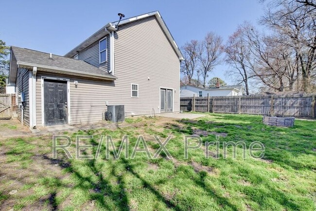 Building Photo - 4923 Krick St