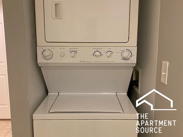 Building Photo - 1619 W Wallen Ave