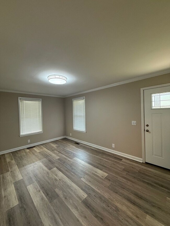 Building Photo - Recently Renovated Three Bedroom in Gallatin