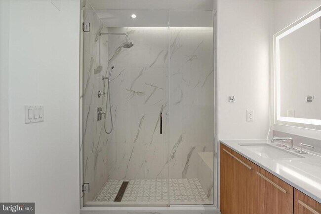 Building Photo - 1201 N Royal St