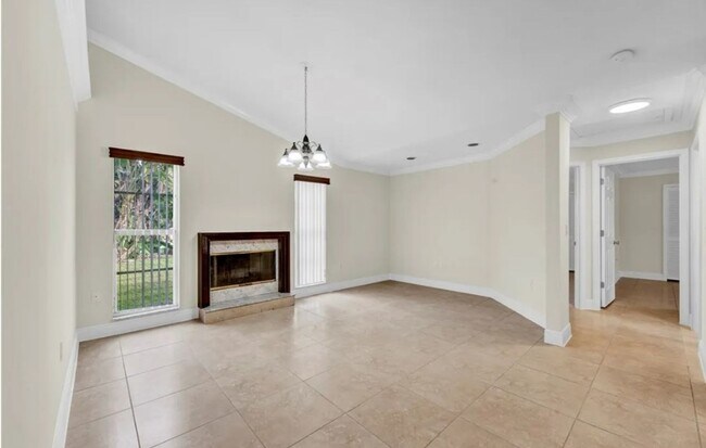 Building Photo - Stunning 3-Bedroom, 2-Bath Estate Home in ...