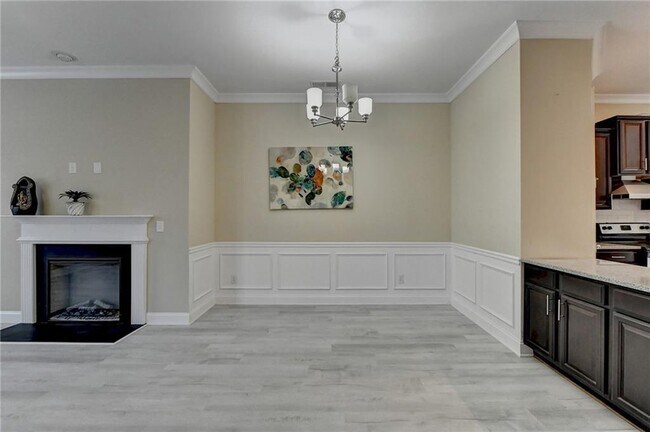 Building Photo - 2405 Tenor Ln