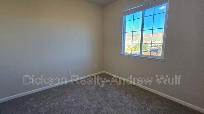 Building Photo - 7052 Diversey Dr