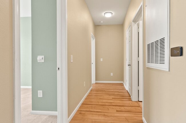Building Photo - Midtown Village 3 Bed 3 Bath Condo!
