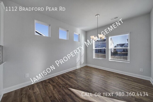 Building Photo - 1112 Bradford Pear Rd