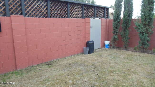 Building Photo - 1627 E Fremont Dr