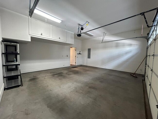 Building Photo - 2520 Bluebonnet Ln