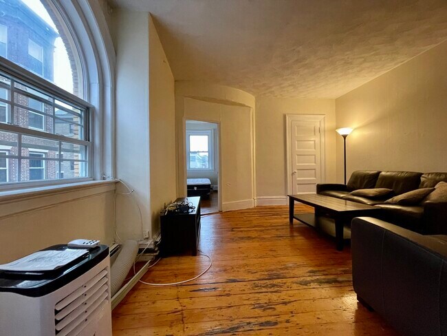 Building Photo - 186 Naples Rd