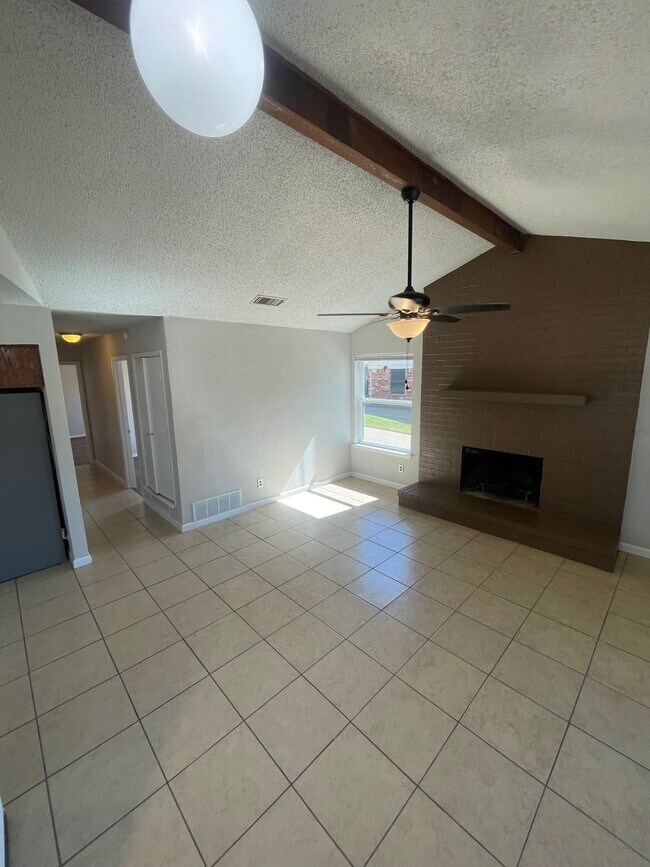 Building Photo - 7036 Crosstimbers Ln