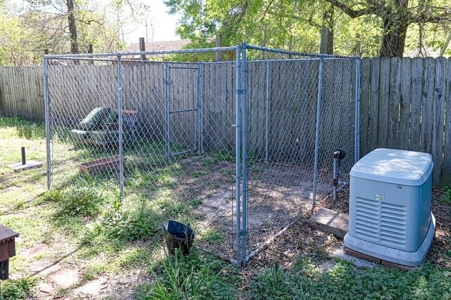 Building Photo - 314 Normagene St