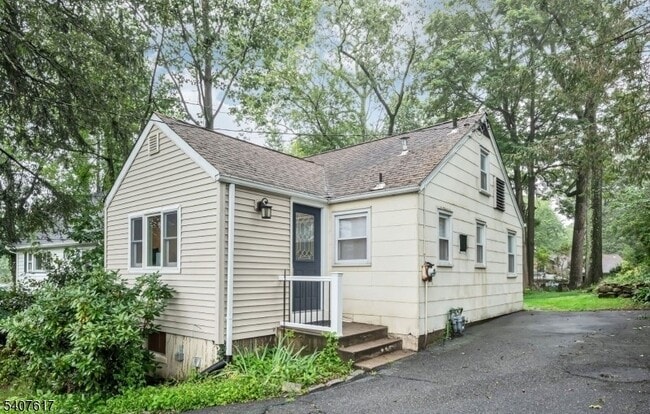 Building Photo - 41 Bellot Rd