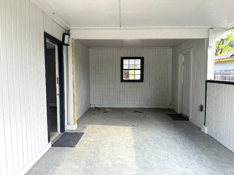Building Photo - 3606 Versailles Dr