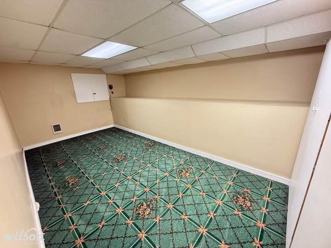 Building Photo - 807 W Yakima Ave