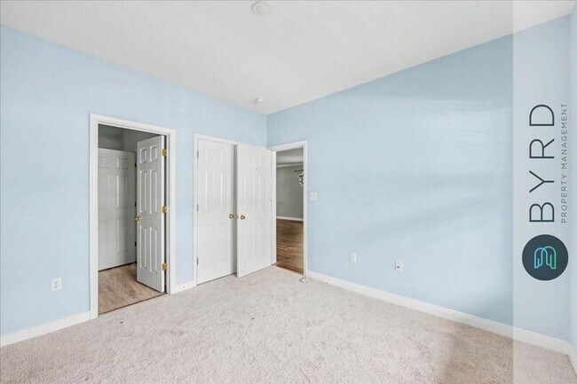 Building Photo - 4706 Twin Hickory Lake Dr