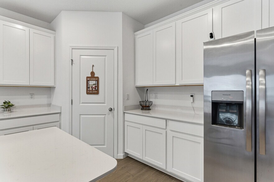 Building Photo - 8486 Horsebit Cir