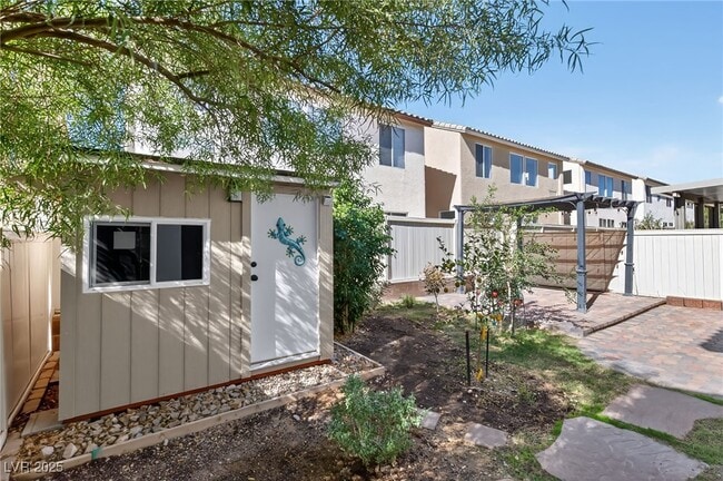 Building Photo - 5649 Dawn Falls St