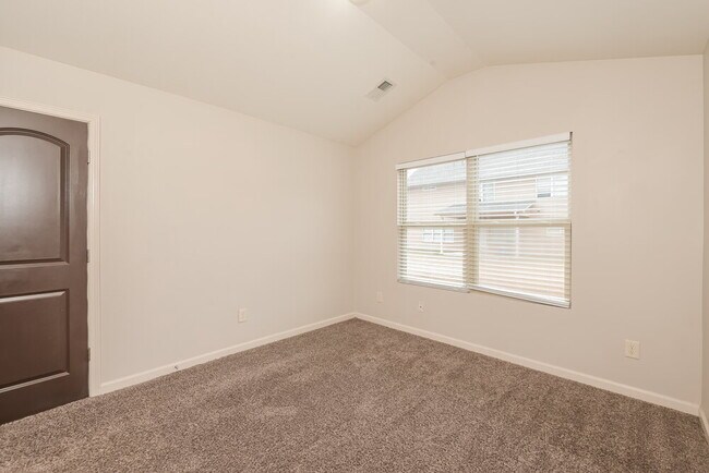 Building Photo - 441 Chandler Bluff Ct SE