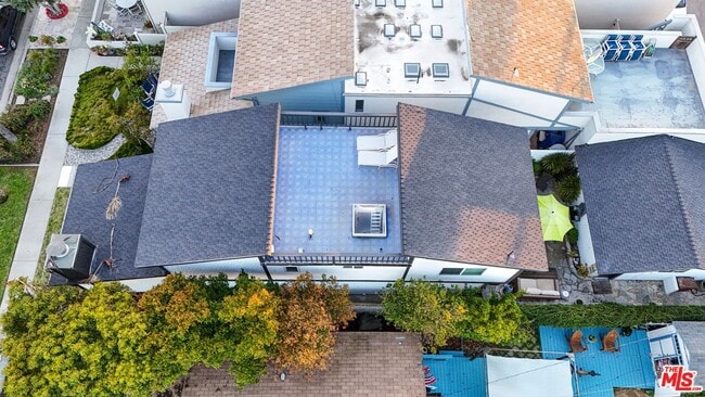 Building Photo - 219 13th St