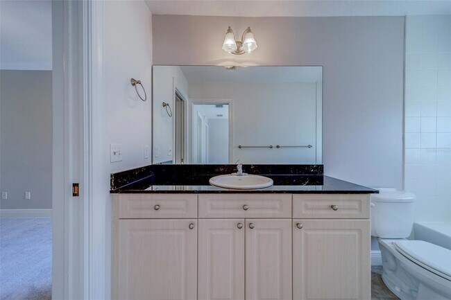 Building Photo - 270 Valencia Cir