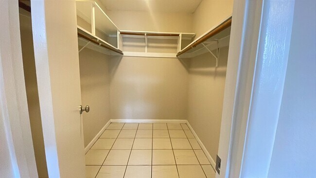 Building Photo - 1BD/1BA Apartment off Curry Ford in Henley...