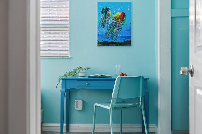 Building Photo - 1341 Bayview Dr