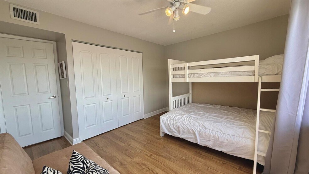 Building Photo - 401 Golden Isles Dr