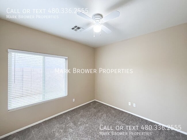 Building Photo - 1204 E Blackfoot Daisy Dr