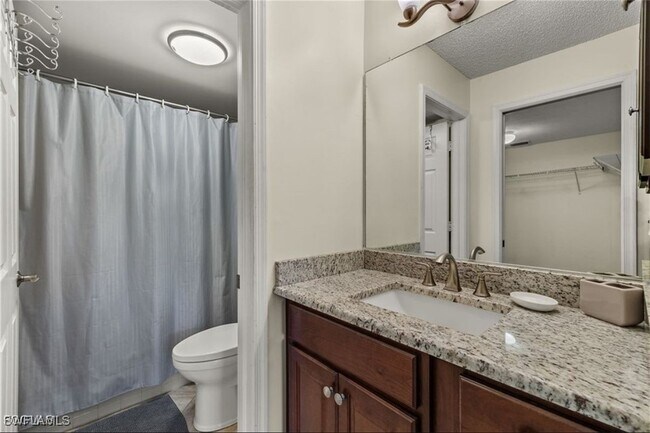 Building Photo - 7025 Dennis Cir