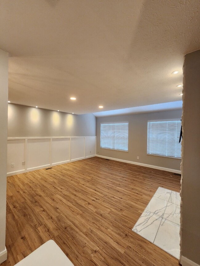 Building Photo - 10555 Montgomery Rd