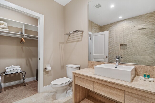 Building Photo - 7530 Brooklyn Dr