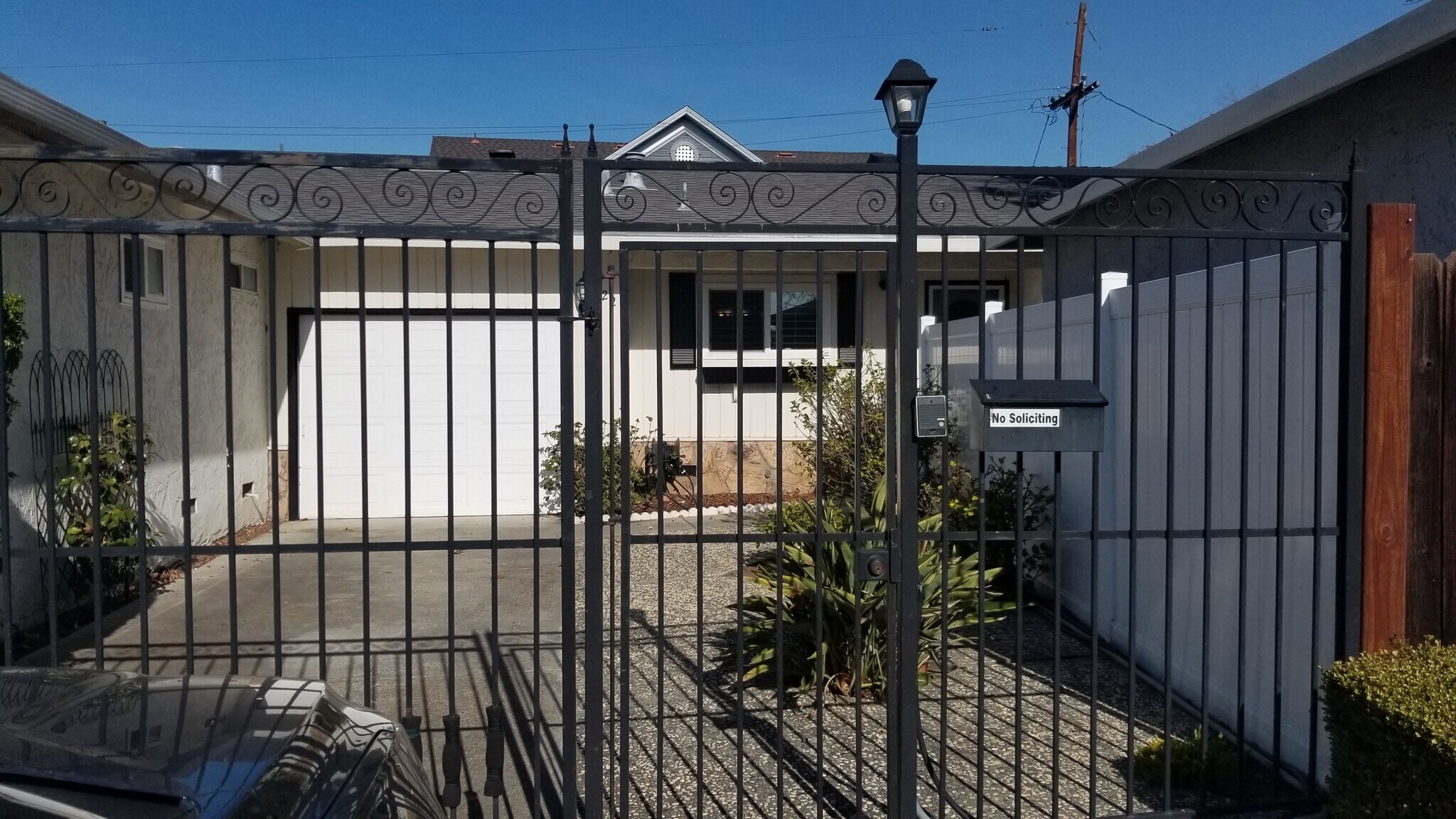 Building Photo - 2221 Homewood Dr