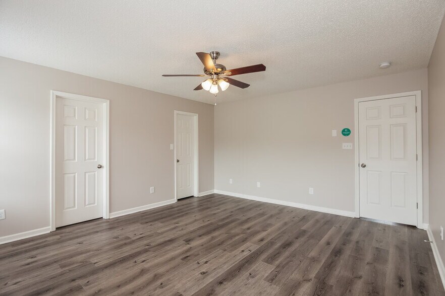 Building Photo - 2120 Speedwell Ct