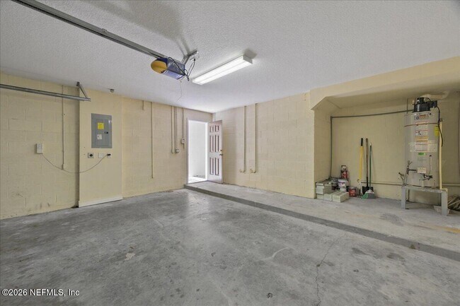 Building Photo - 539 Hedgewood Dr