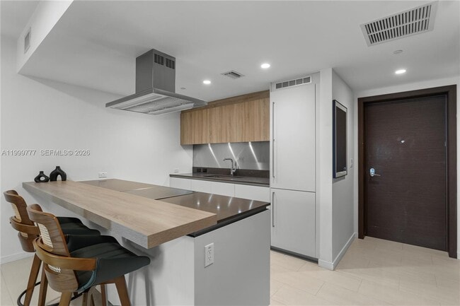 Building Photo - 1000 Brickell Plaza