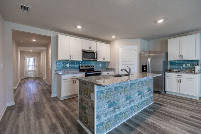 Building Photo - 1 Month FREE with 13 month lease!!!!     4 Bedroom 2 Bath Home in Roberts Cove Community in Foley