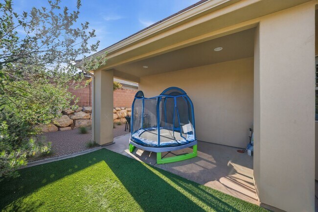 Building Photo - Home with Chef’s Kitchen & RV Parking