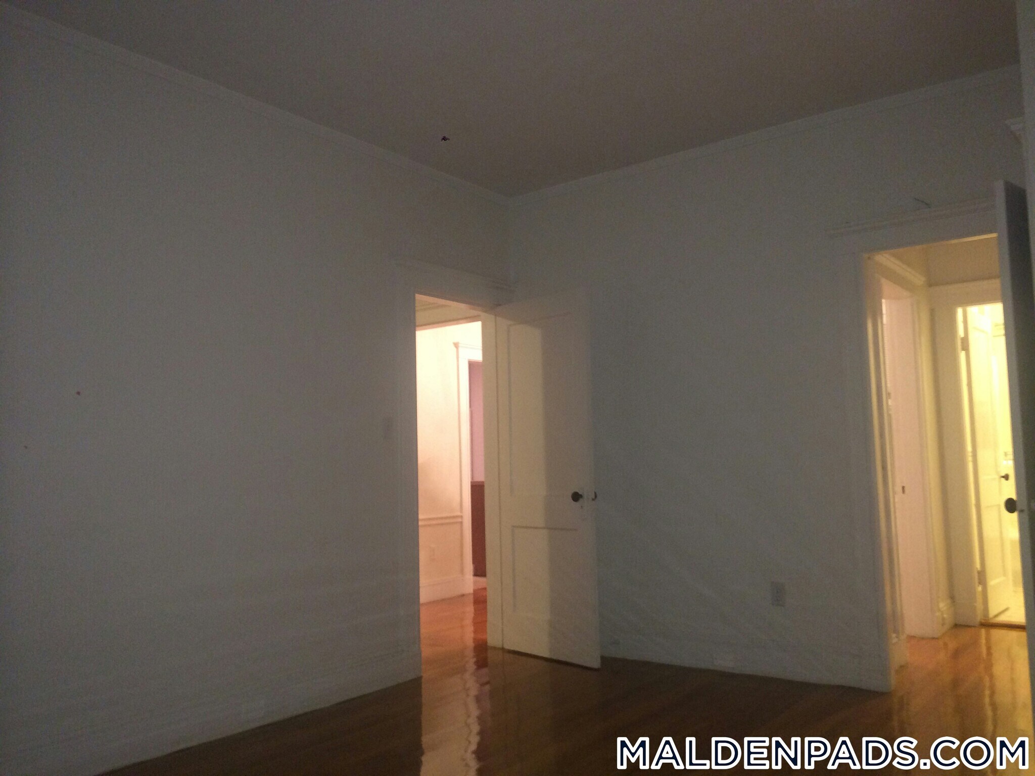 Building Photo - 94 Maple St