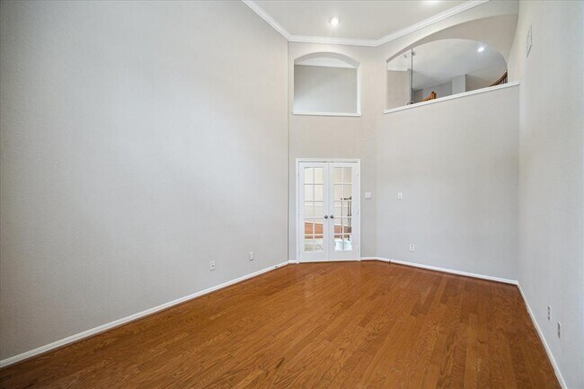 Building Photo - 4422 Roundtree Ln